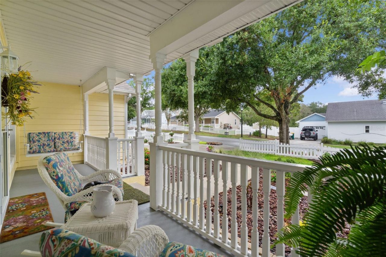 1622 Laurel Way, Tavares, FL 32778 Photo