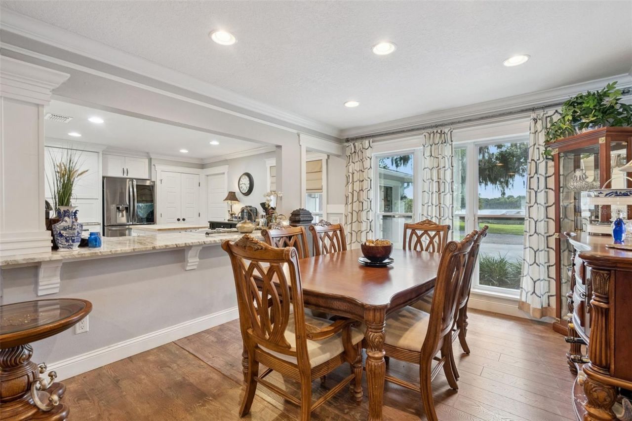 2530 E New York Avenue, Deland, FL 32724 Photo