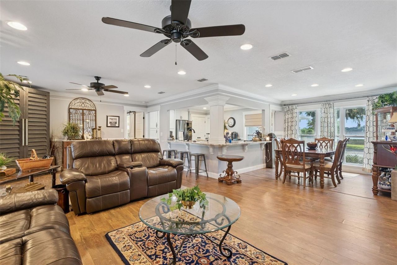 2530 E New York Avenue, Deland, FL 32724 Photo