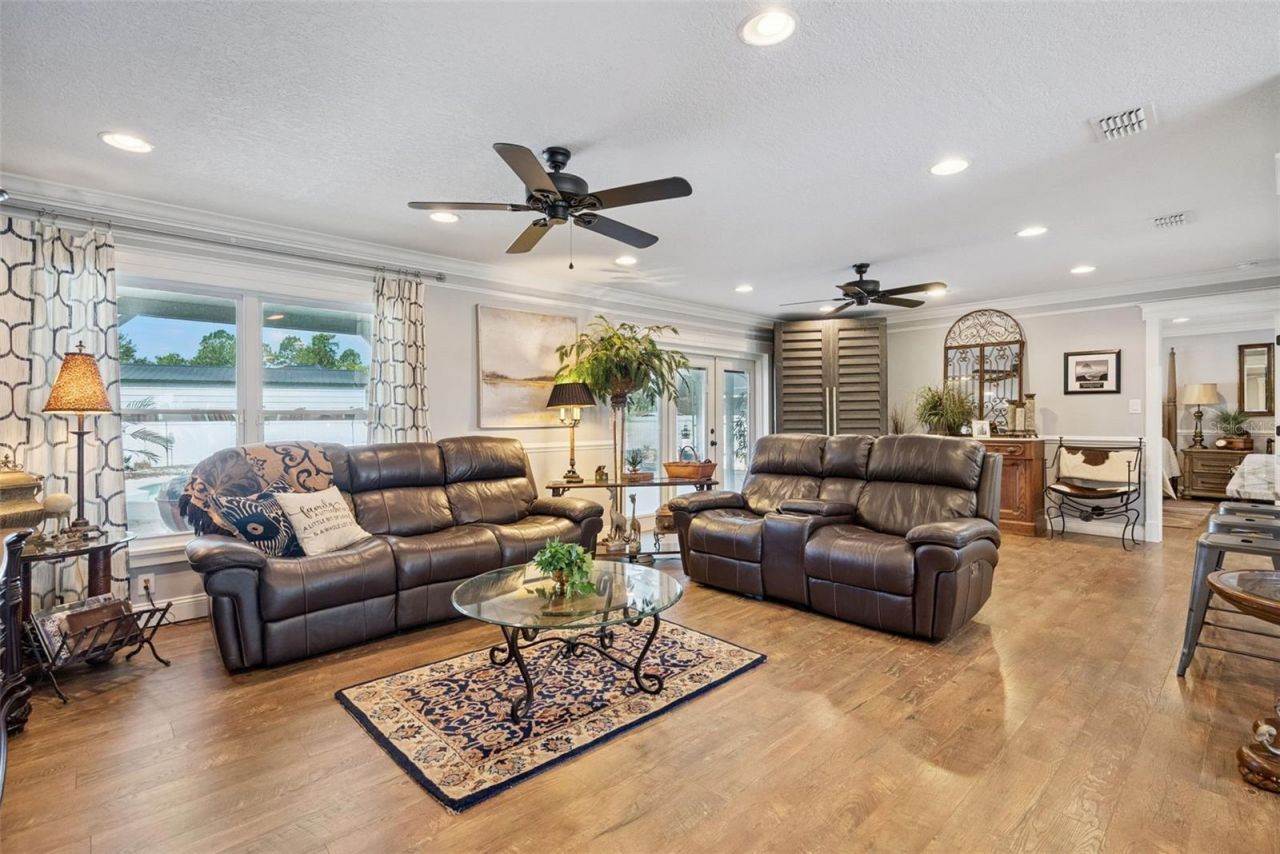 2530 E New York Avenue, Deland, FL 32724 Photo