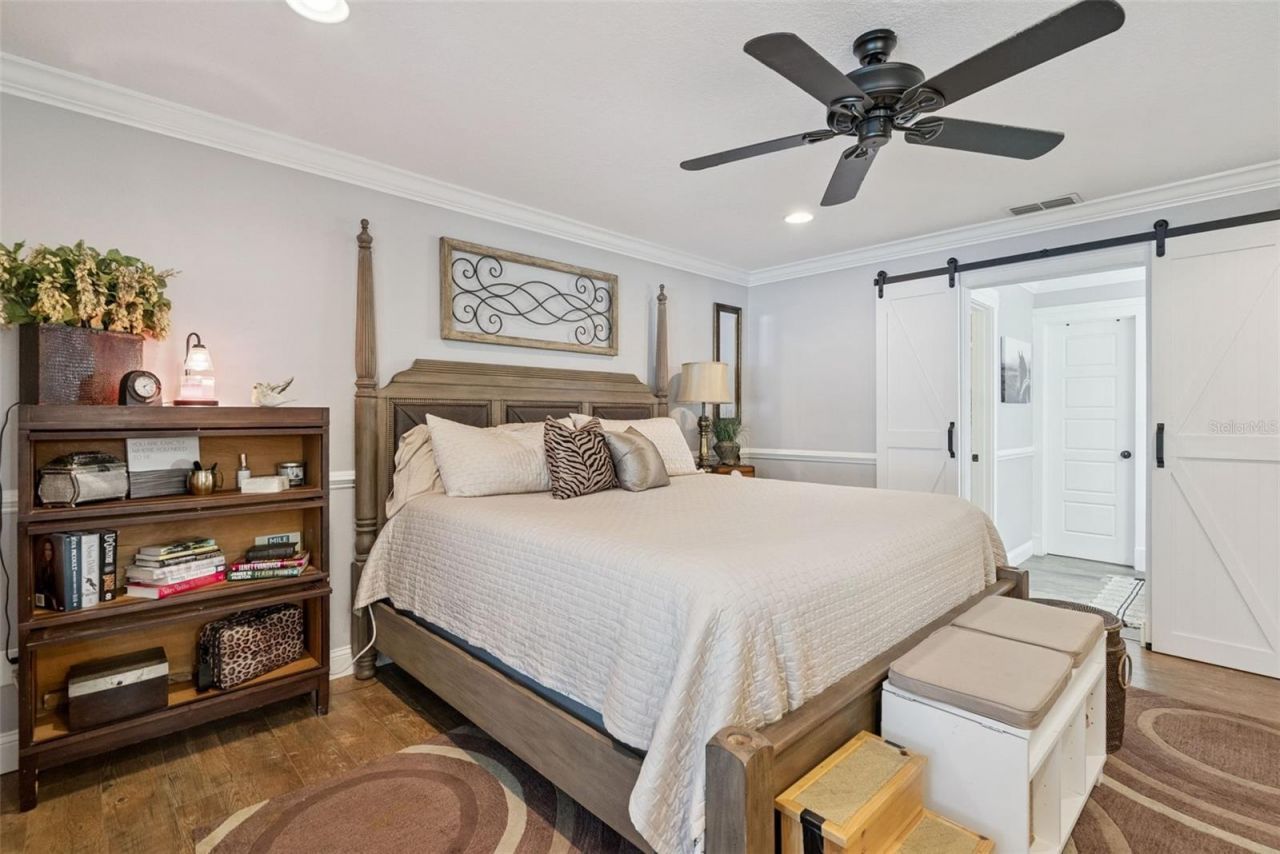 2530 E New York Avenue, Deland, FL 32724 Photo