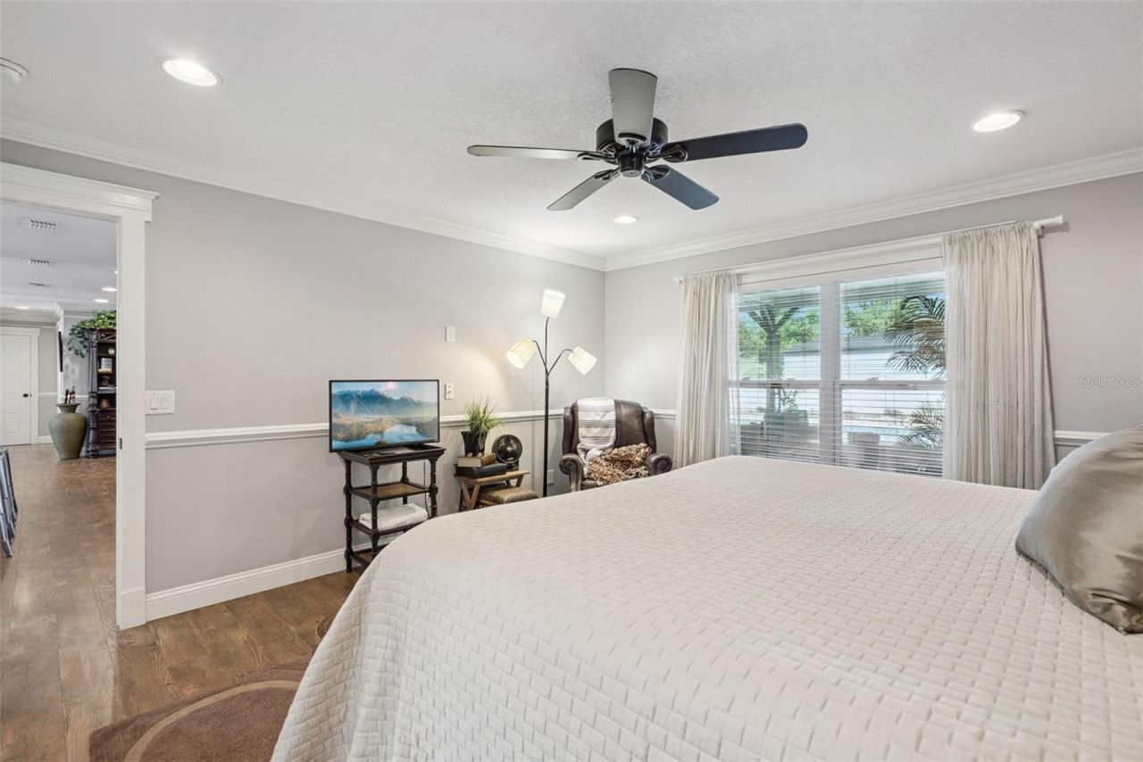 2530 E New York Avenue, Deland, FL 32724 Photo