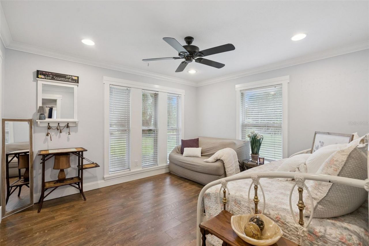 2530 E New York Avenue, Deland, FL 32724 Photo