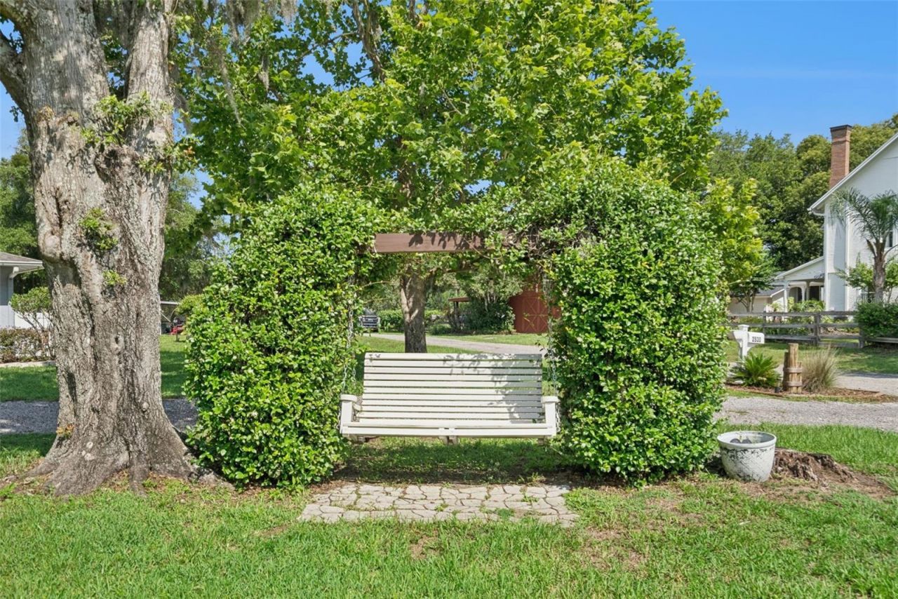 2530 E New York Avenue, Deland, FL 32724 Photo