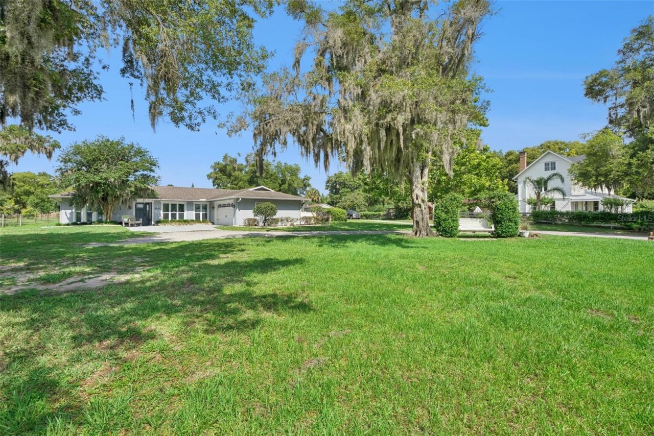 2530 E New York Avenue, Deland, FL 32724 Photo
