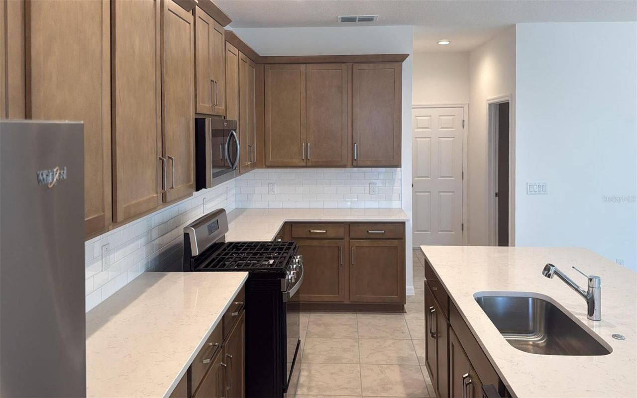 6863 Spanish Imperial Street , Howey in the Hills, FL 34737 Photo