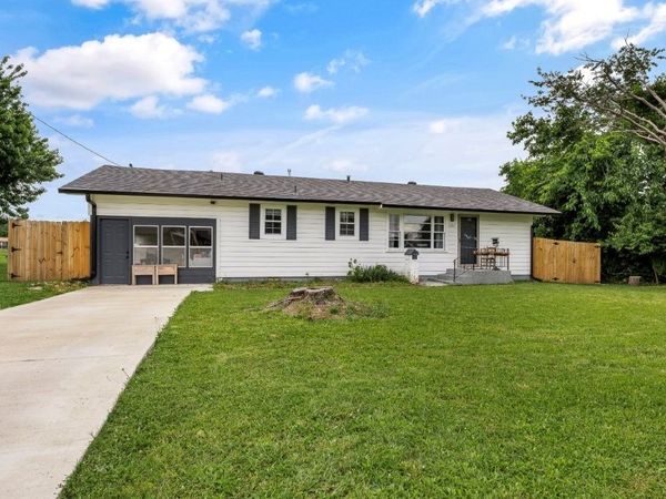 1606 W Cypress Street , Rogers, AR 72758
