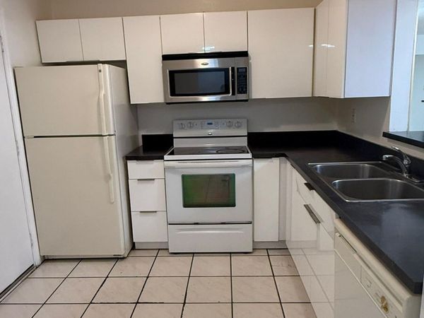 404 NW 68th Avenue, Unit 206, Plantation, FL 33317