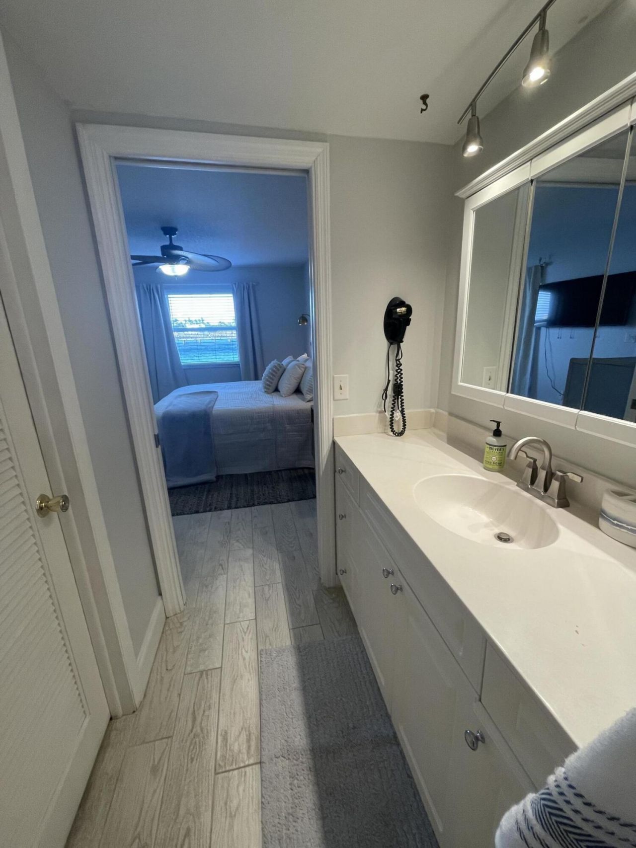 410 Wilma Circle, Unit 103, Riviera Beach, FL 33404 Photo