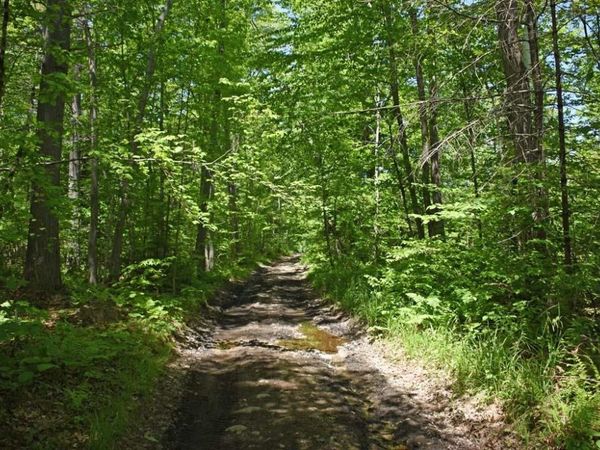 401 Sixth Range Road, Pembroke, NH 03275