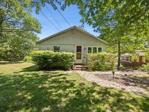 2 Cardinal Ave, Wareham, MA 02538