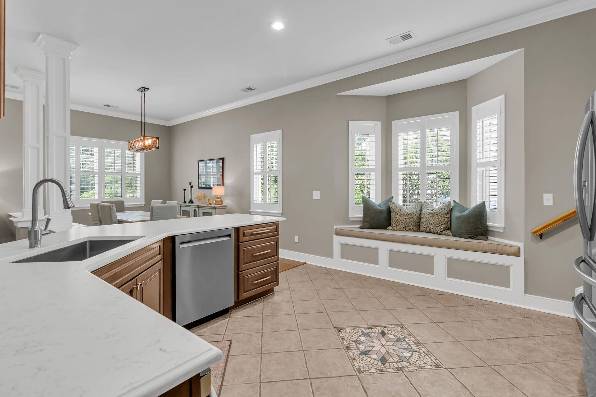 121 Thousand Oaks Court Photo 16