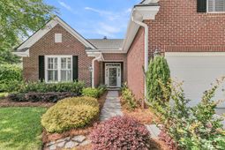 121 Thousand Oaks Court photo 4