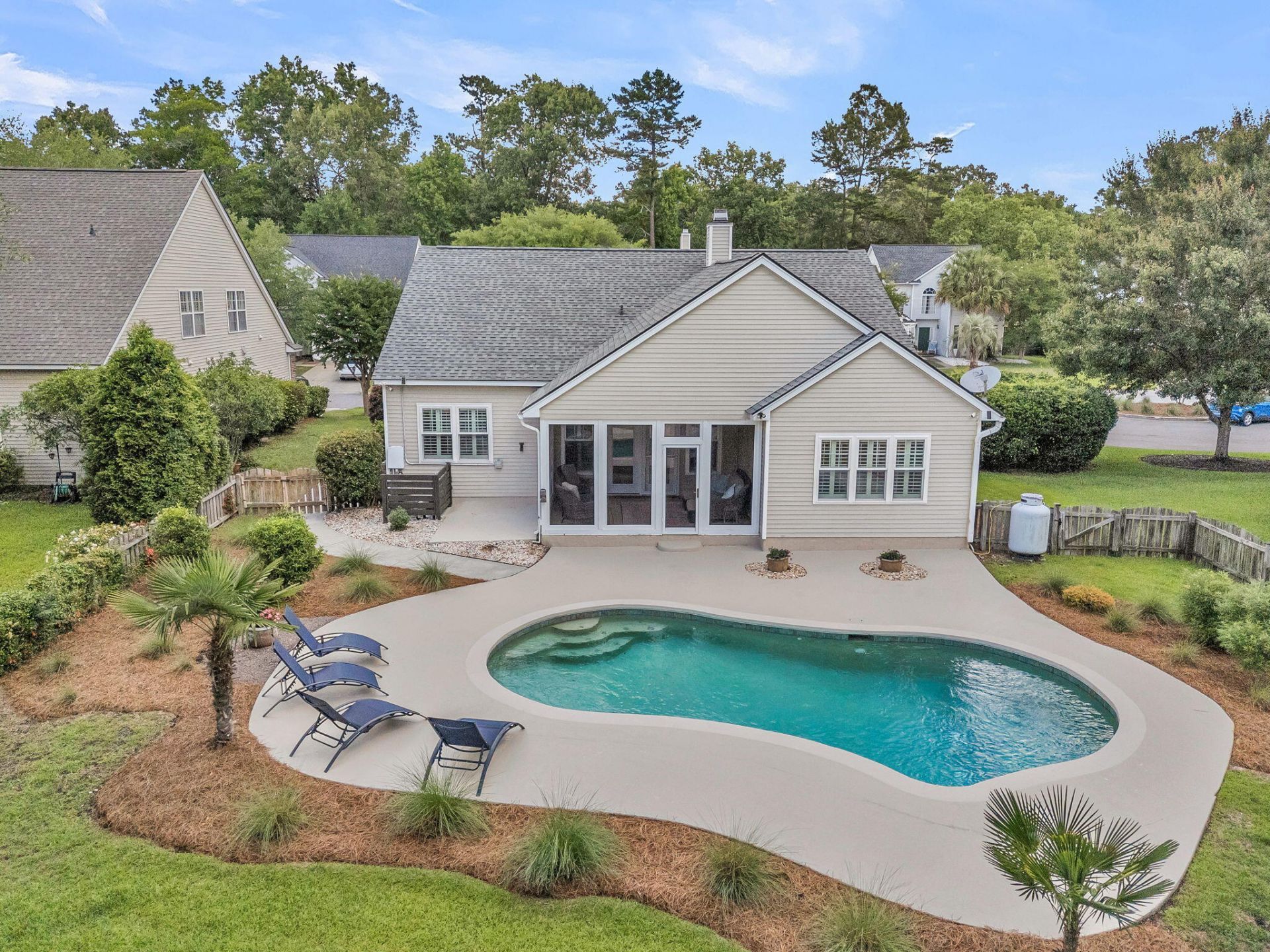121 Thousand Oaks Court Photo 4