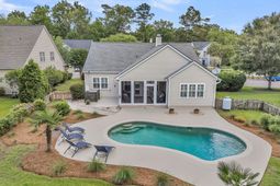 121 Thousand Oaks Court photo 4