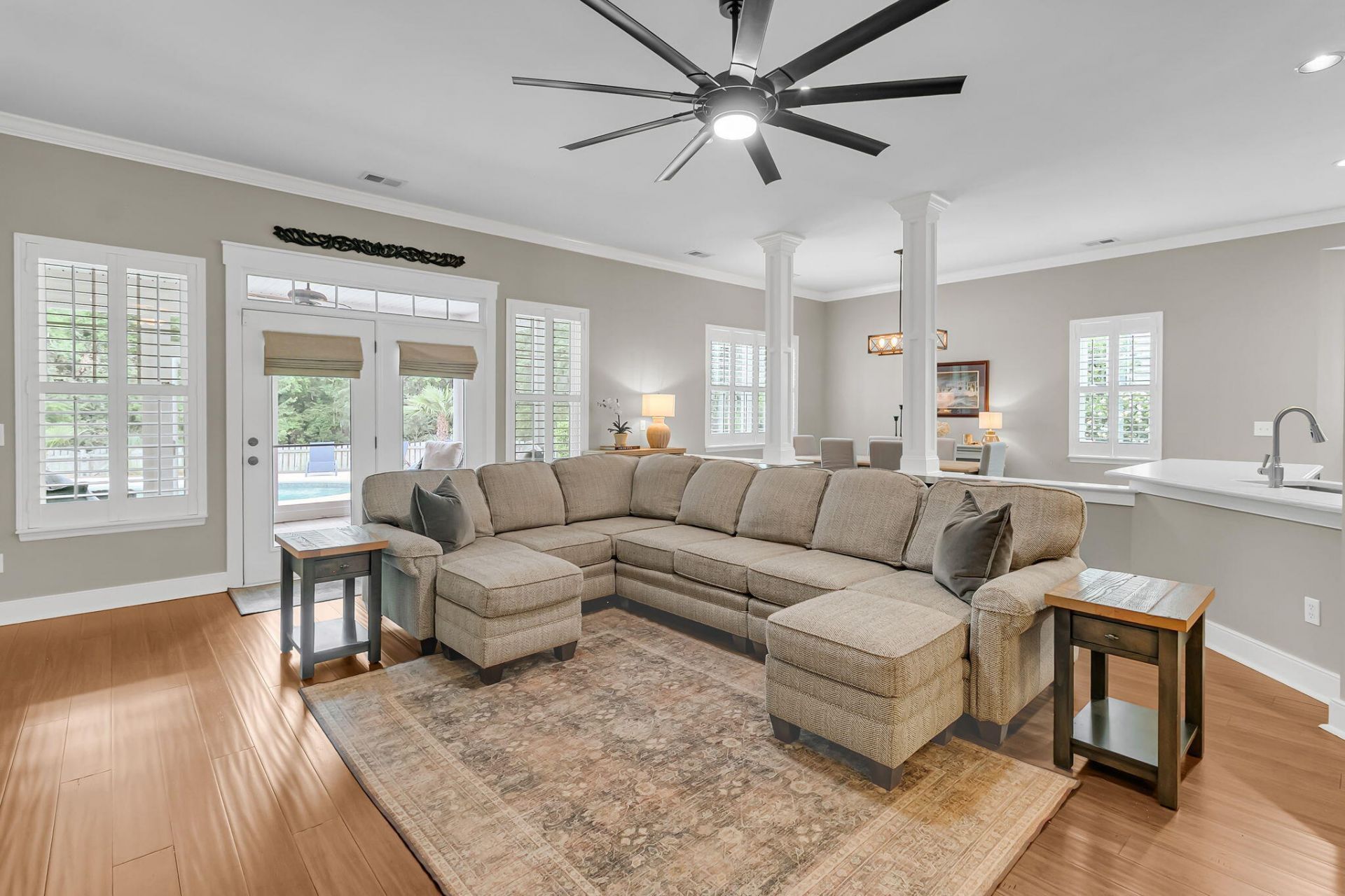 121 Thousand Oaks Court Photo 9