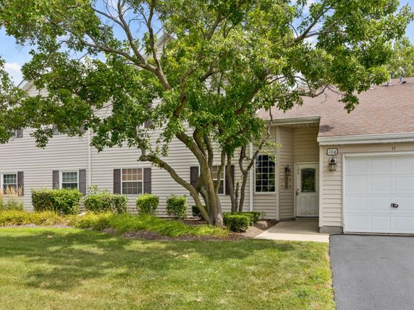 106 Gant Circle , Unit H, Streamwood, IL 60107