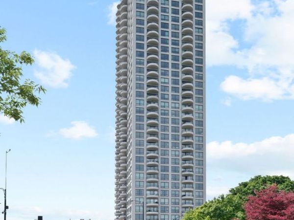 2020 N Lincoln Park West , Unit 18M, Chicago, IL 60614