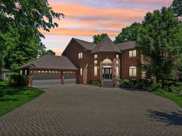1551 Thorneberry Court , Libertyville, IL 60048