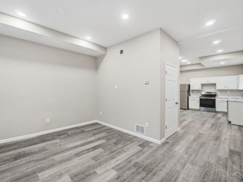 634 Tafel Street, Cincinnati, OH 45225 Photo 9