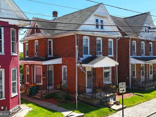 233 CLEVELAND AVENUE , WAYNESBORO, PA 17268