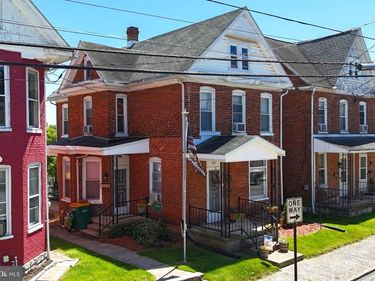 233 CLEVELAND AVENUE, WAYNESBORO, PA 17268