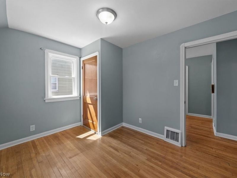 13909 Thraves Avenue , Garfield Heights, OH 44125 Photo 23