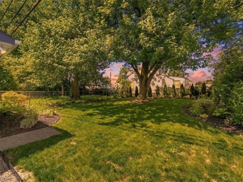 13909 Thraves Avenue , Garfield Heights, OH 44125 Photo 29