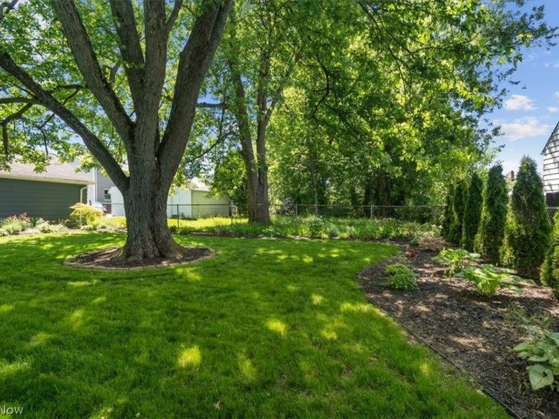 13909 Thraves Avenue , Garfield Heights, OH 44125 Photo 31
