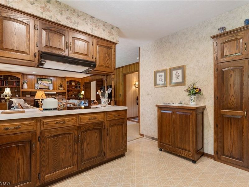 5233 Limerick Avenue NW, North Canton, OH 44720 Photo 9