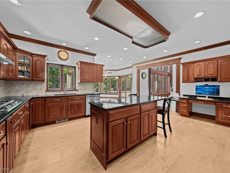 298 Village Drive, Broadview Heights, OH 44147 Photo 12