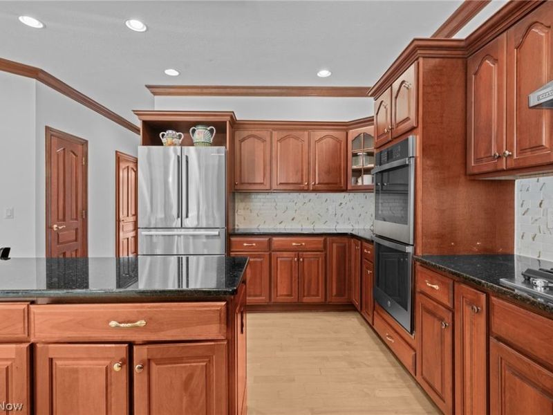 298 Village Drive, Broadview Heights, OH 44147 Photo 16