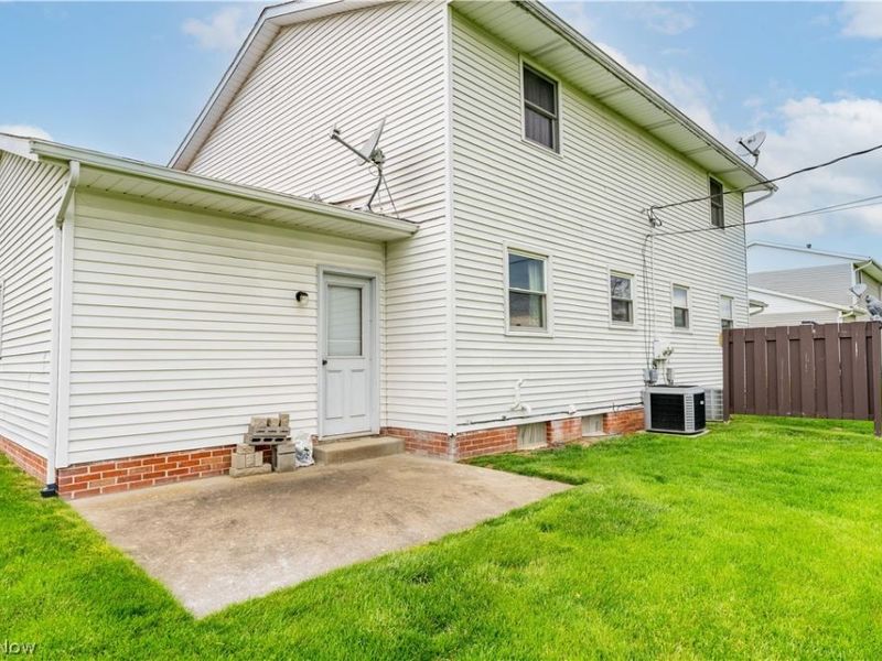 1084-1086 Baier Avenue, Louisville, OH 44641 Photo 3