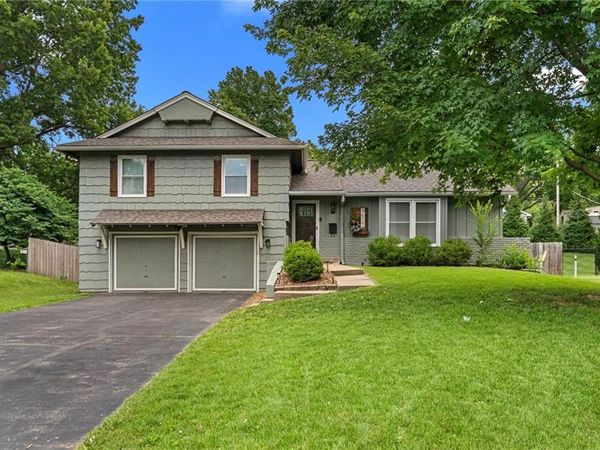 9627 Windsor Street, Overland Park, KS 66206