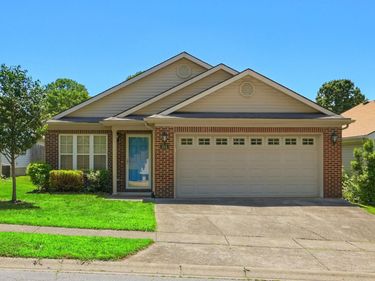 184 White Oak Trace, Lexington, KY 40511