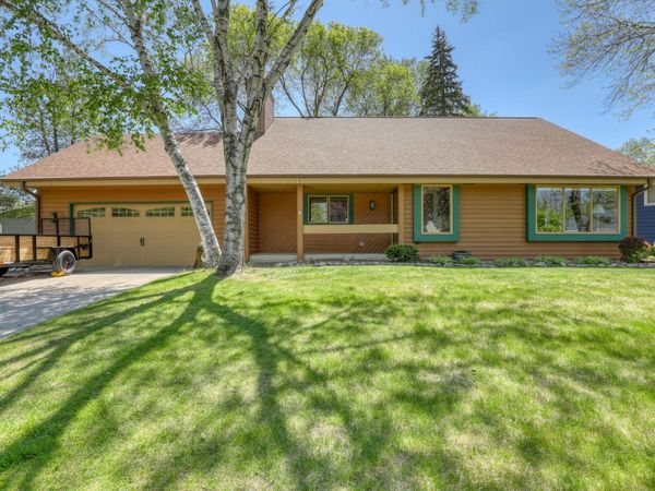 6939 Horizon Dr, Greendale, WI 53129