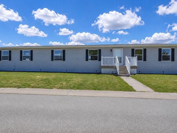 5019 Flagstone Rd, Sheboygan, WI 53083