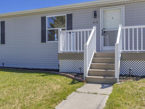 5019 Flagstone Rd, Sheboygan, WI 53083