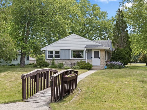 8024 N 62nd St, Brown Deer, WI 53223