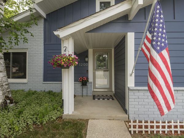1200 Western Trl, Mukwonago, WI 53149