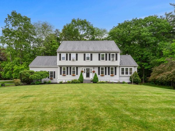 44 Brickyard Drive, Litchfield, NH 03052