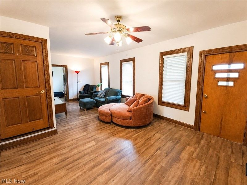 8942 Edison Street NE, Louisville, OH 44641 Photo 11
