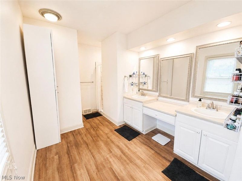 8942 Edison Street NE, Louisville, OH 44641 Photo 16