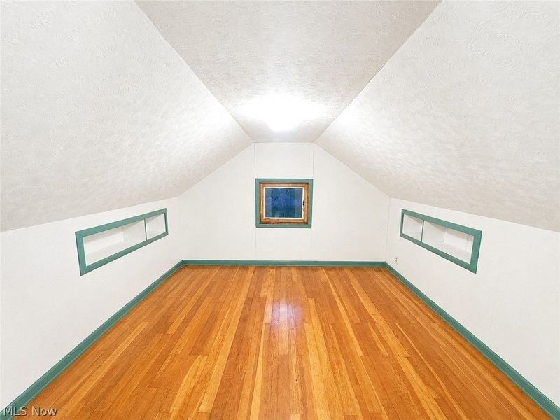 8942 Edison Street NE, Louisville, OH 44641 Photo 24