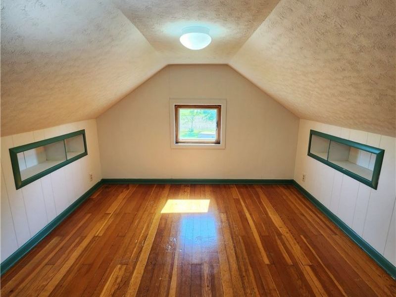 8942 Edison Street NE, Louisville, OH 44641 Photo 24
