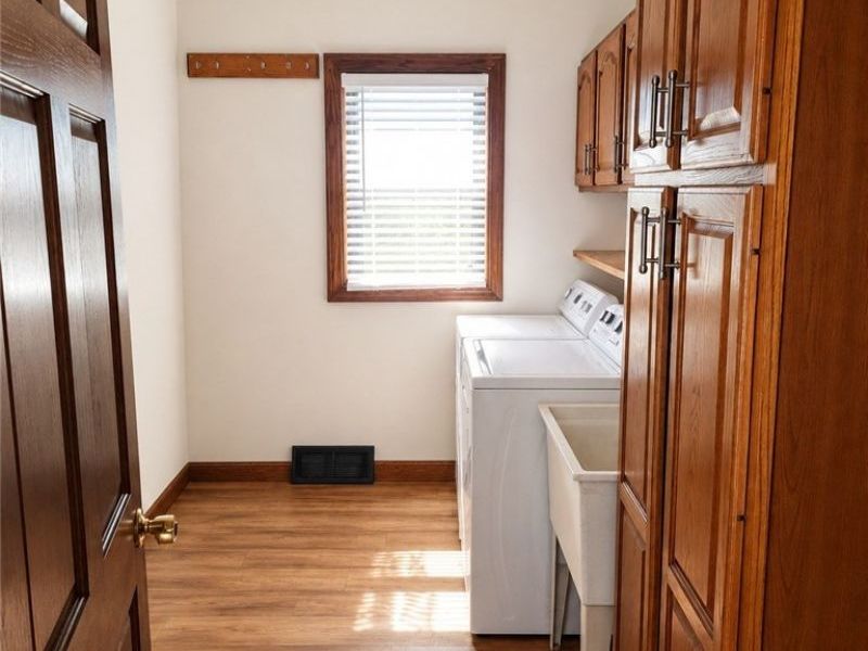 8942 Edison Street NE, Louisville, OH 44641 Photo 25