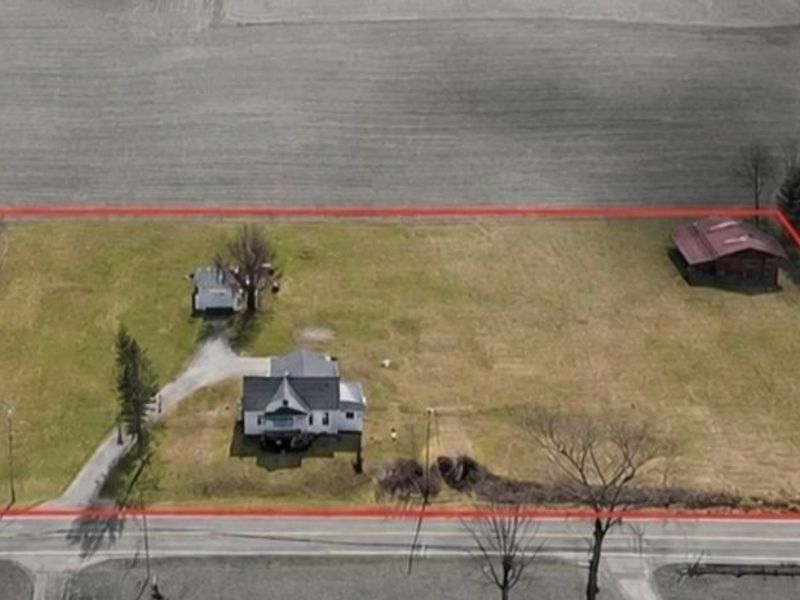 8942 Edison Street NE, Louisville, OH 44641 Photo 3