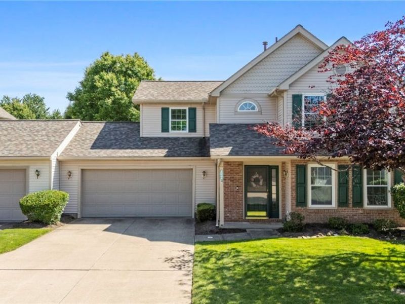 16093 Primrose Circle , Middleburg Heights, OH 44130 Photo 1