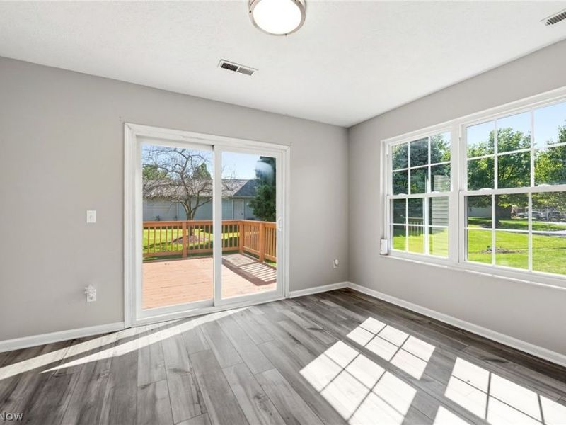 16093 Primrose Circle , Middleburg Heights, OH 44130 Photo 12