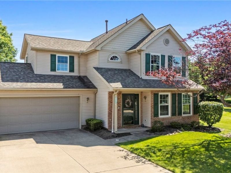 16093 Primrose Circle , Middleburg Heights, OH 44130 Photo 2